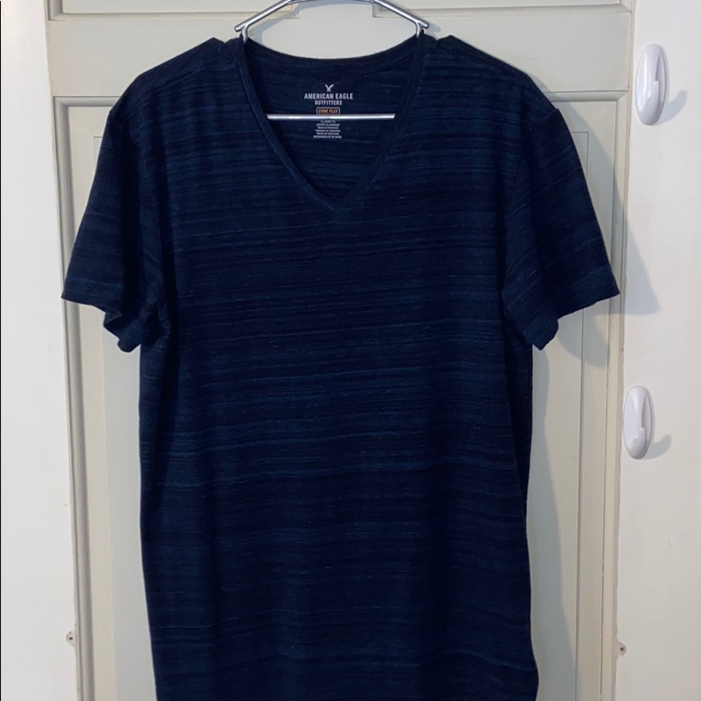 American Eagle Men’s v-neck Core Flex Tee